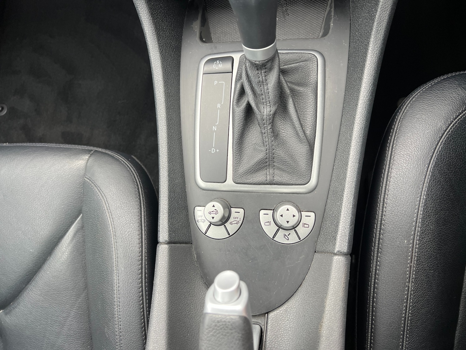 Used Mercedes-Benz SLK 2010 for sale - 76352177: Photo 19