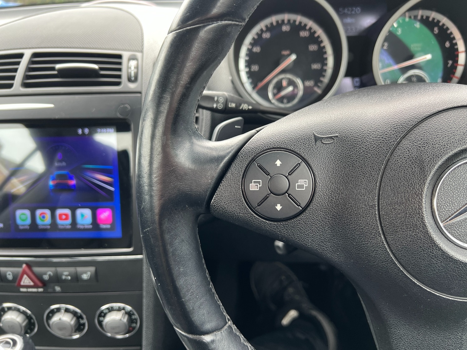 Used Mercedes-Benz SLK 2010 for sale - 76352177: Photo 26