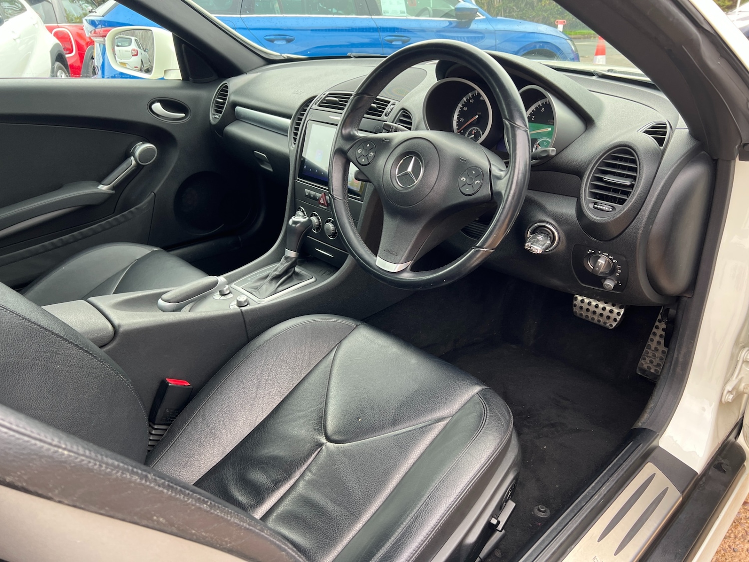 Used Mercedes-Benz SLK 2010 for sale - 76352177: Photo 30