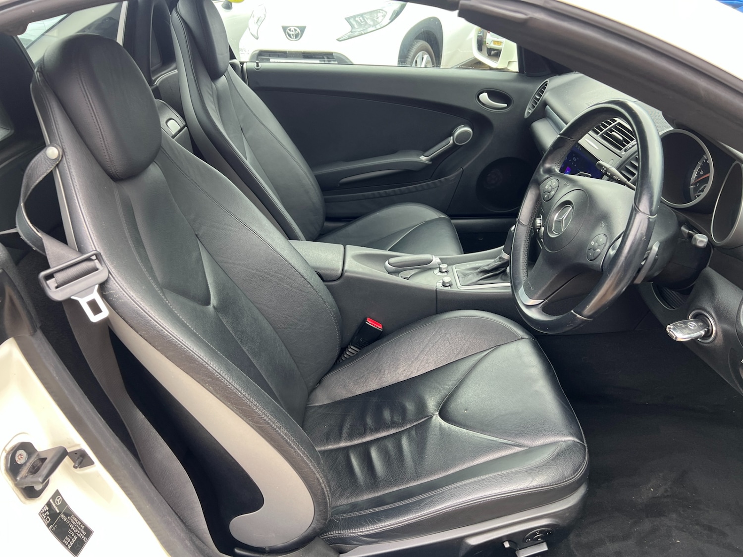Used Mercedes-Benz SLK 2010 for sale - 76352177: Photo 31