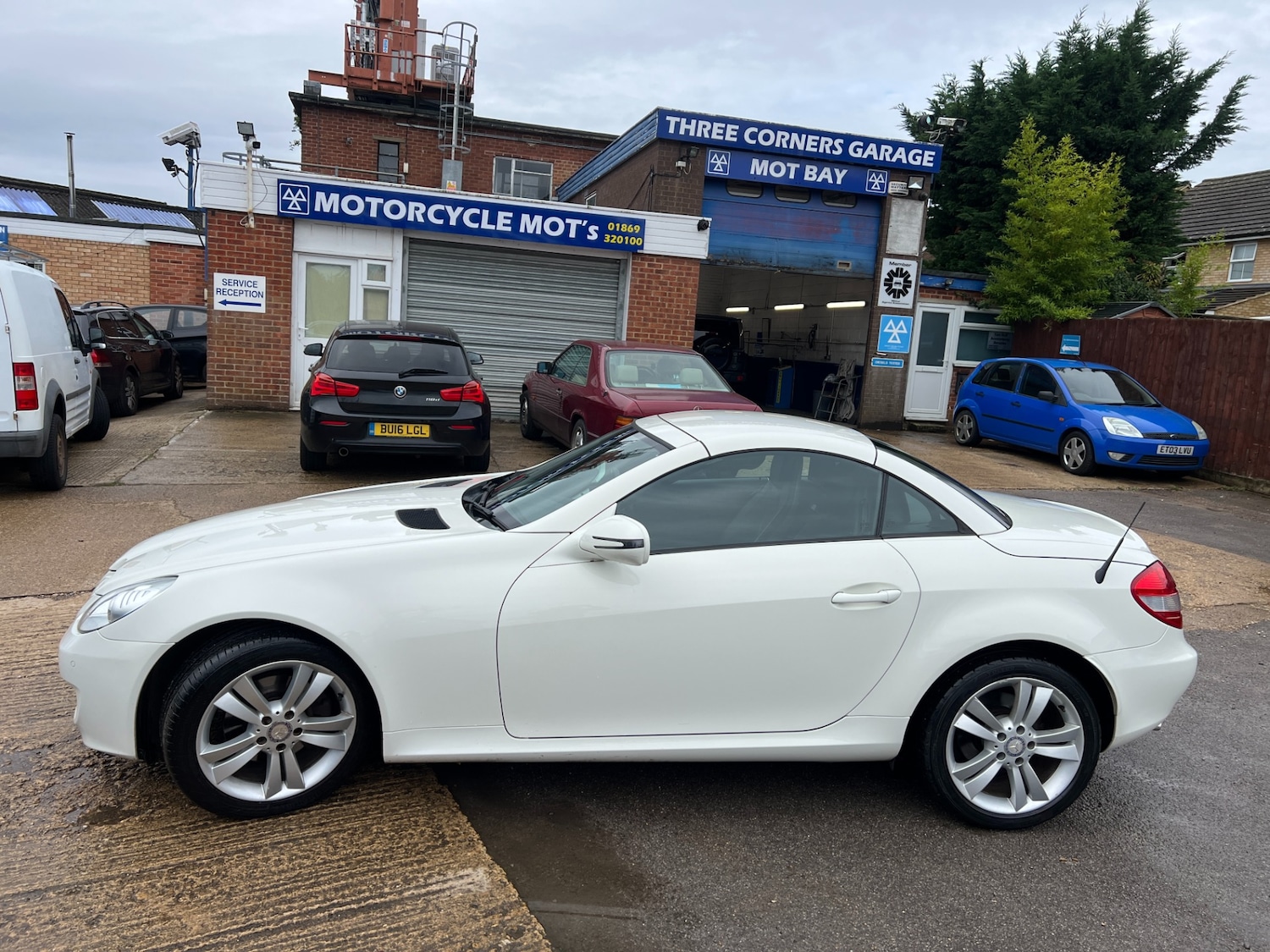 Used Mercedes-Benz SLK 2010 for sale - 76352177: Photo 6