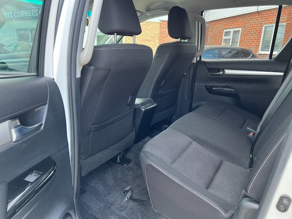 Used Toyota Hilux 2020 for sale - 74718967: Photo 42
