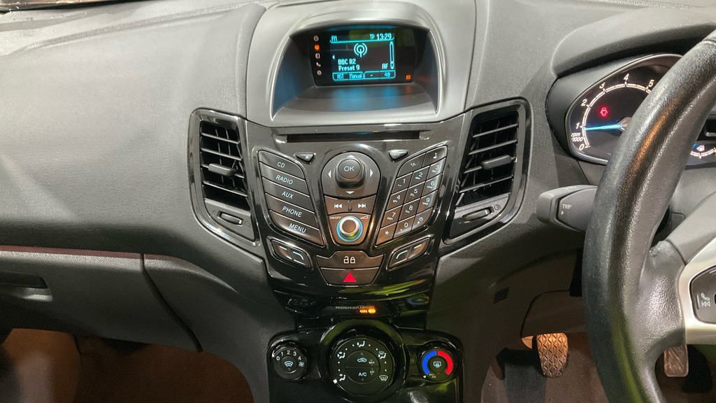 Used Ford Fiesta 2013 for sale - 76847335: Photo 12