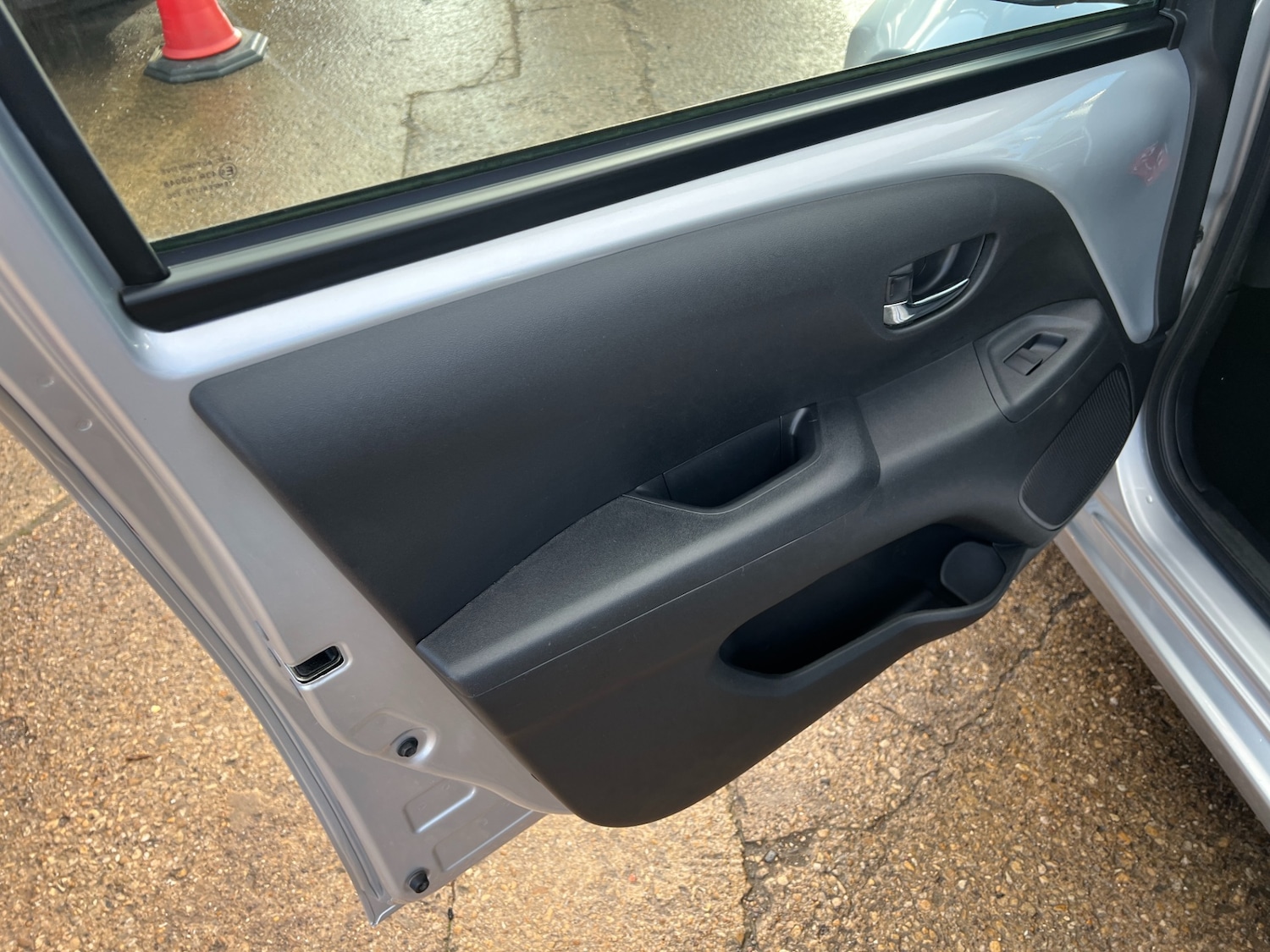 Used Toyota AYGO 2017 for sale - 76806951: Photo 14