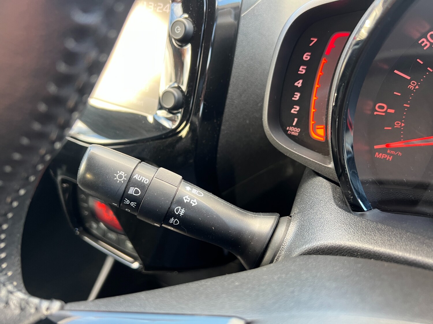 Used Toyota AYGO 2017 for sale - 76806951: Photo 28