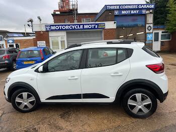 Used Dacia Sandero Stepway 2022 for sale - 79760365: Photo
