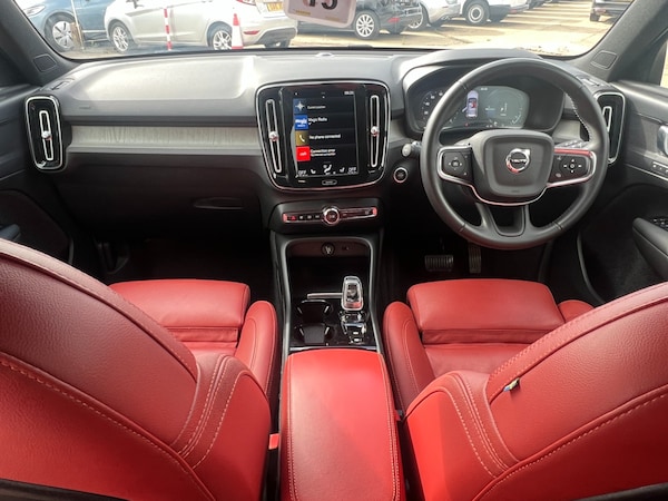 Used Volvo XC40 2021 for sale - 75502015: Photo 2