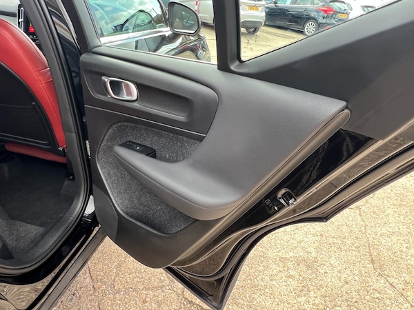 Used Volvo XC40 2021 for sale - 75502015: Photo 38