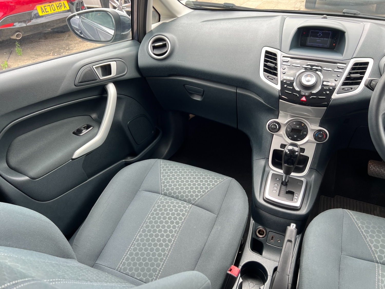 Used Ford Fiesta 2012 for sale - 76379283: Photo 16