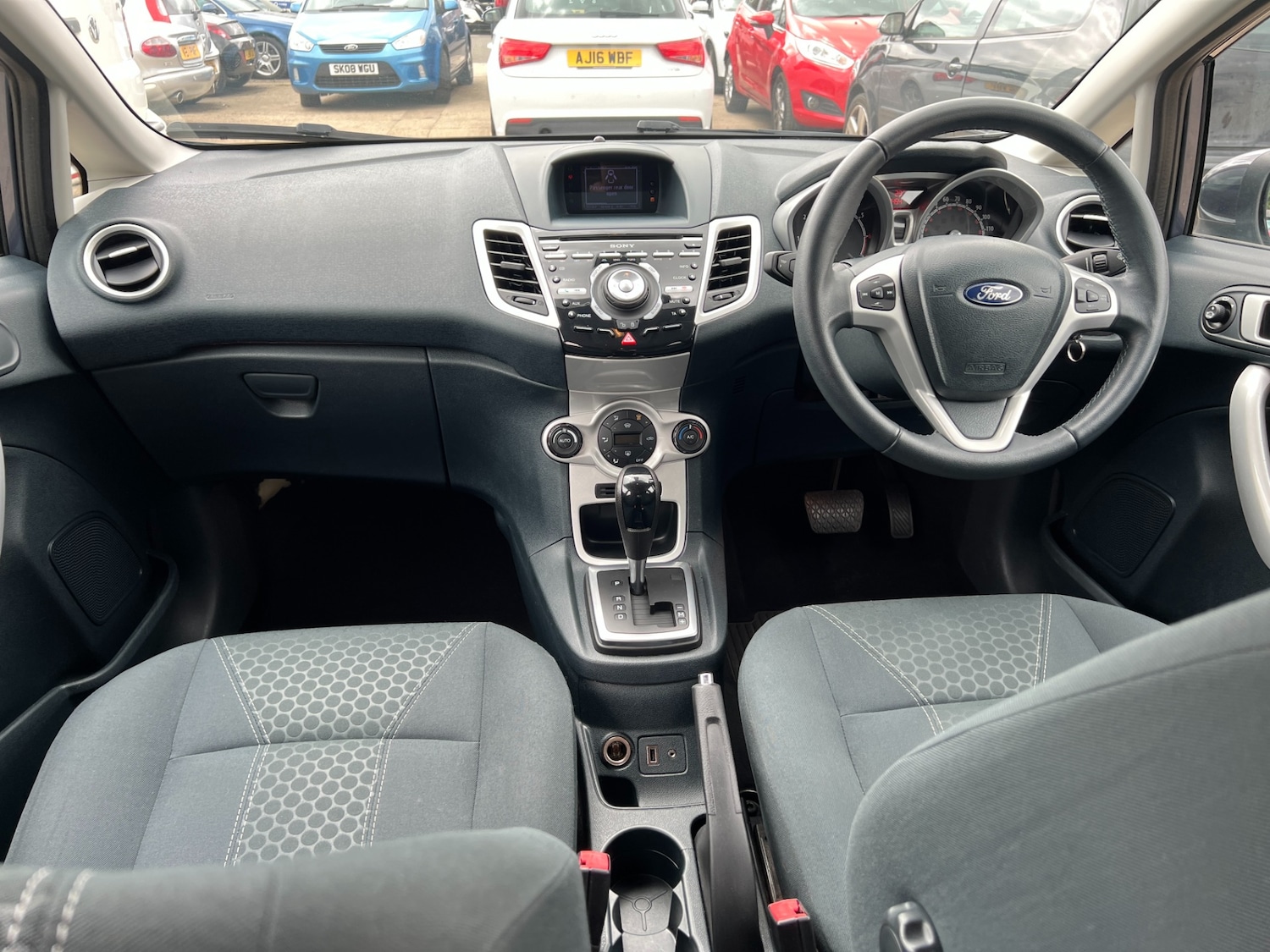 Used Ford Fiesta 2012 for sale - 76379283: Photo 2