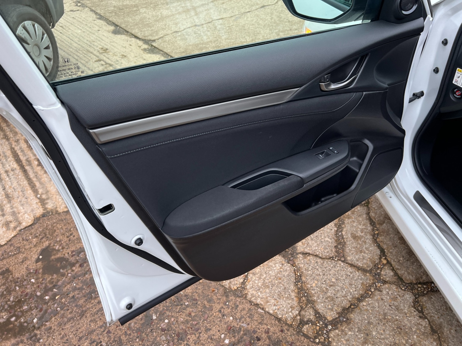 Used Honda Civic 2017 for sale - 77207117: Photo 14