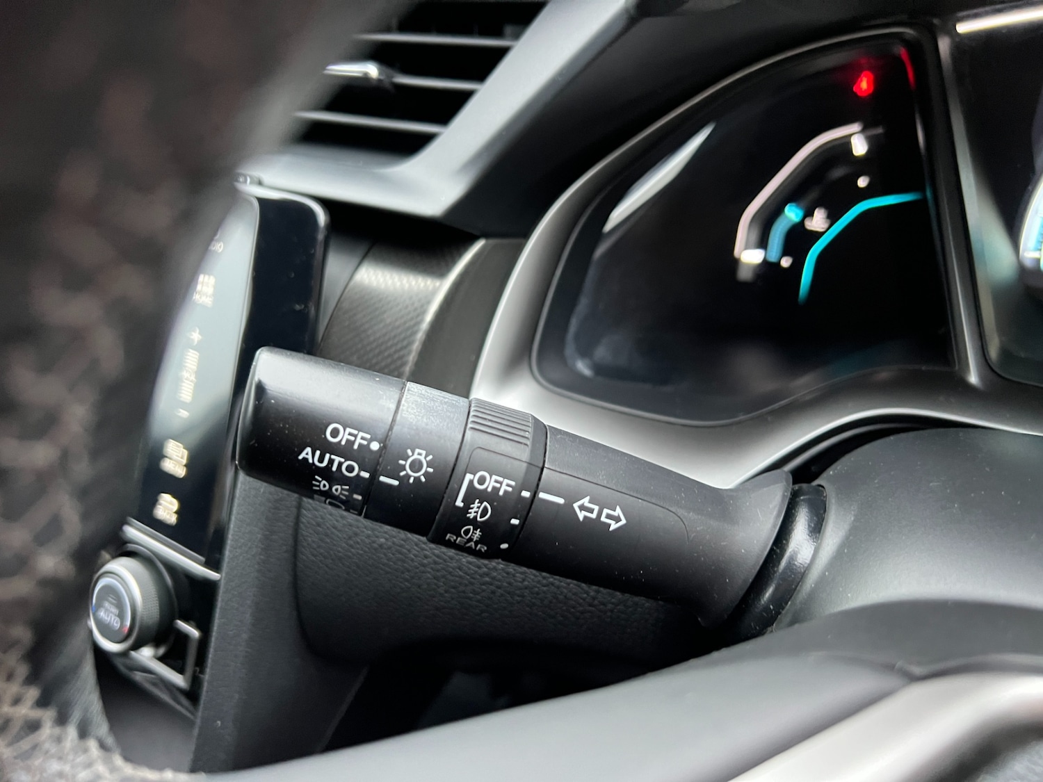 Used Honda Civic 2017 for sale - 77207117: Photo 26