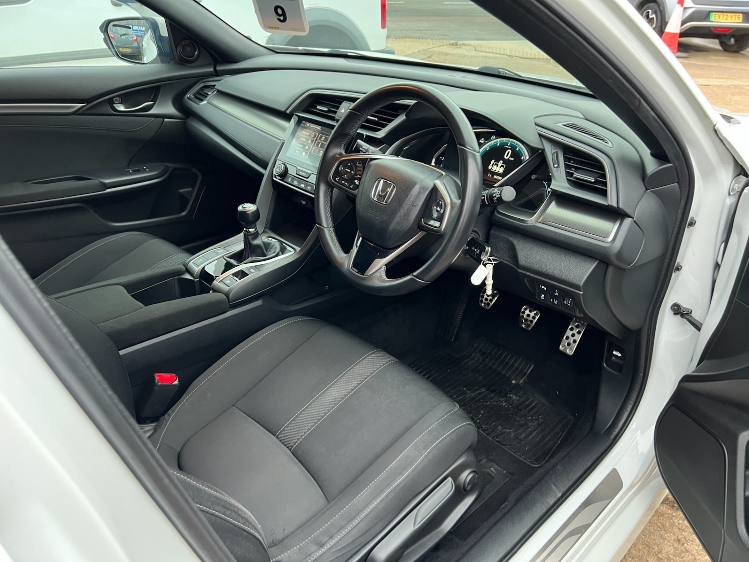 Used Honda Civic 2017 for sale - 77207117: Photo 29