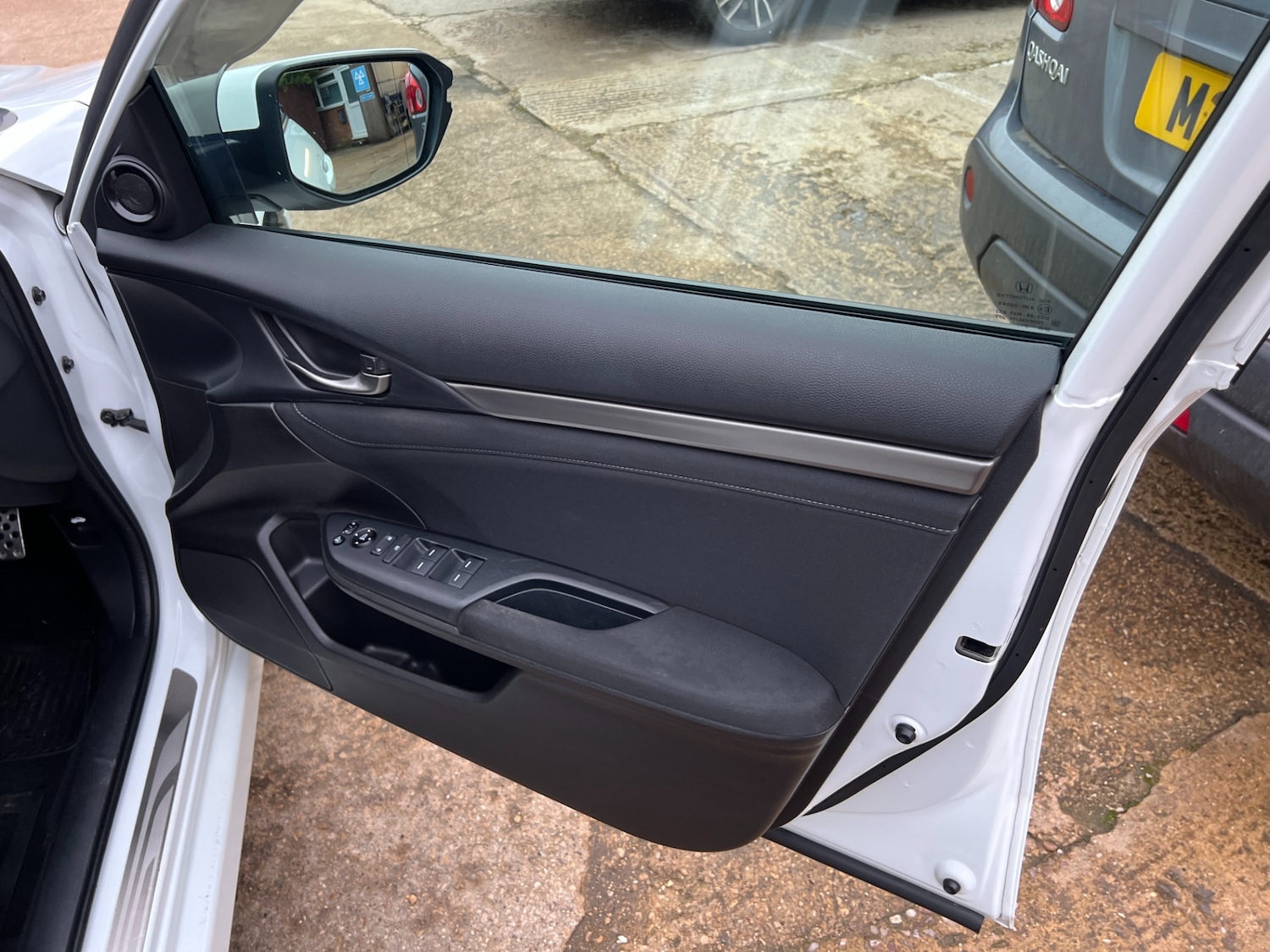 Used Honda Civic 2017 for sale - 77207117: Photo 33