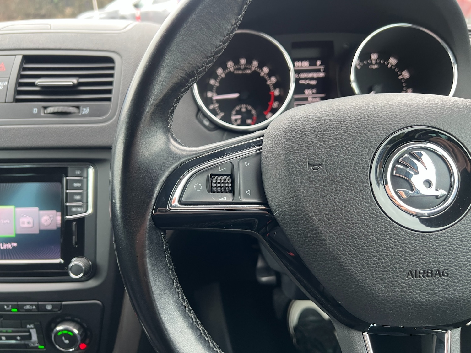 Used Skoda Yeti 2015 for sale - 77247659: Photo 24