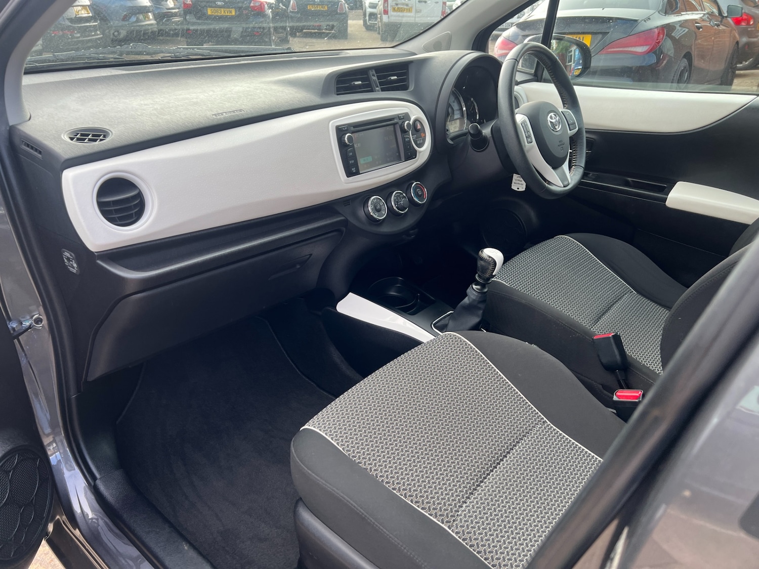 Used Toyota Yaris 2013 for sale - 77763167: Photo 10