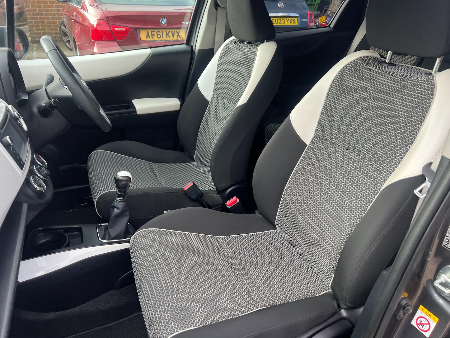 Used Toyota Yaris 2013 for sale - 77763167: Photo 12