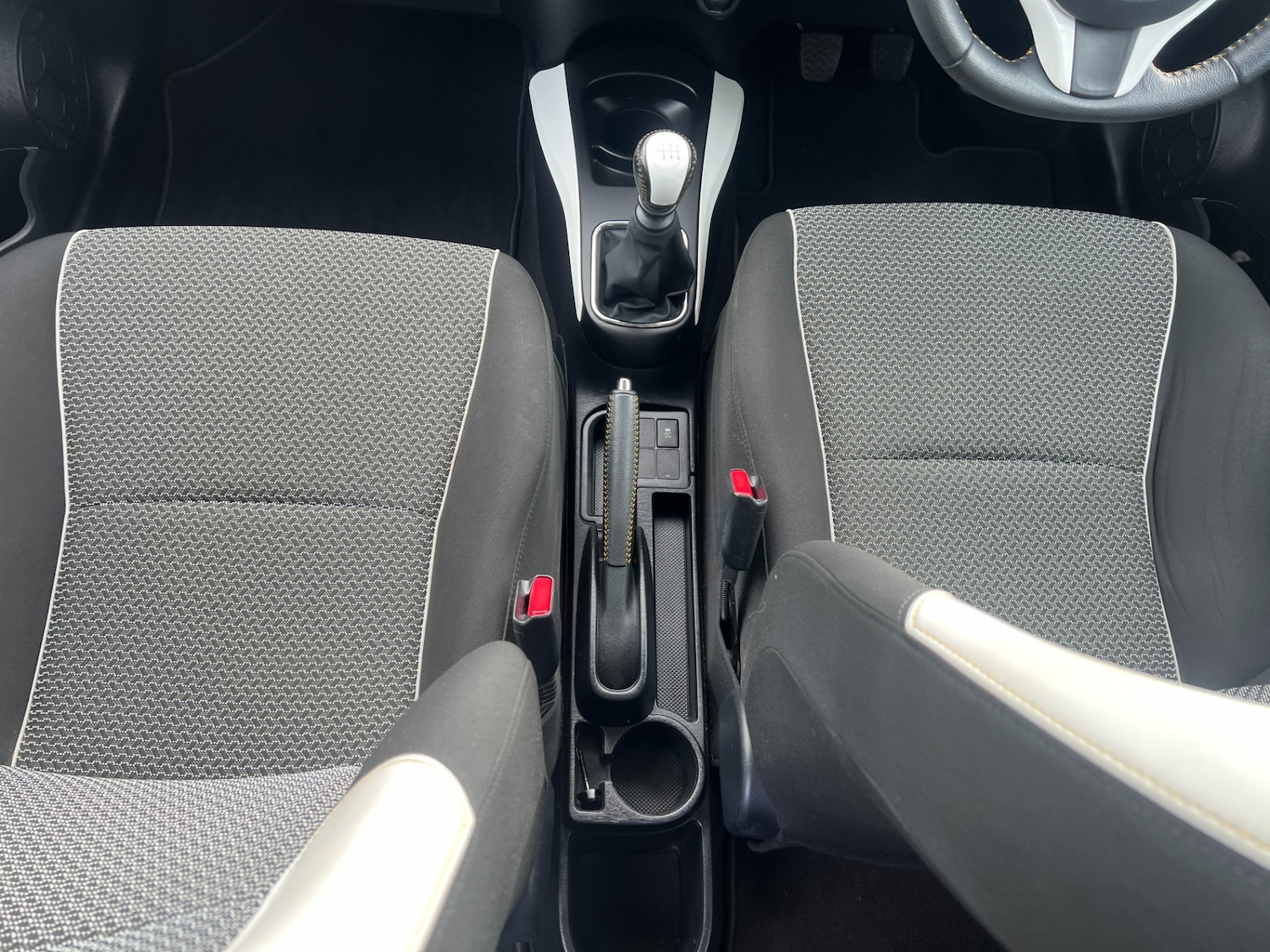 Used Toyota Yaris 2013 for sale - 77763167: Photo 17