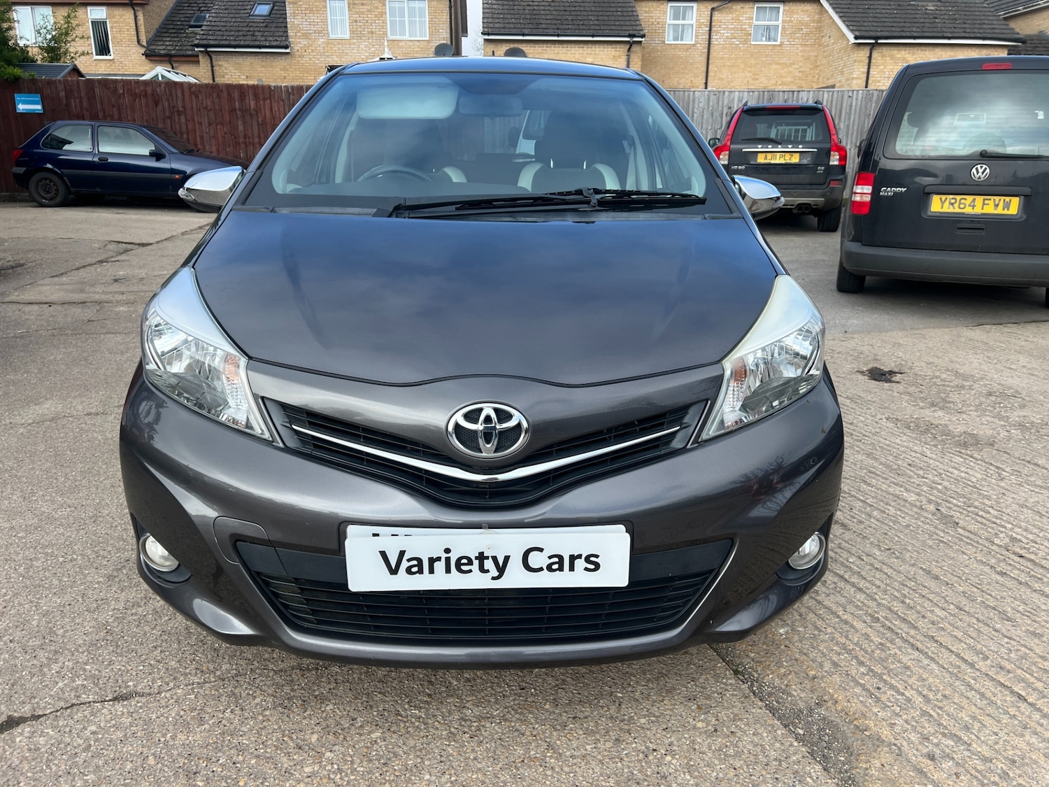 Used Toyota Yaris 2013 for sale - 77763167: Photo 2