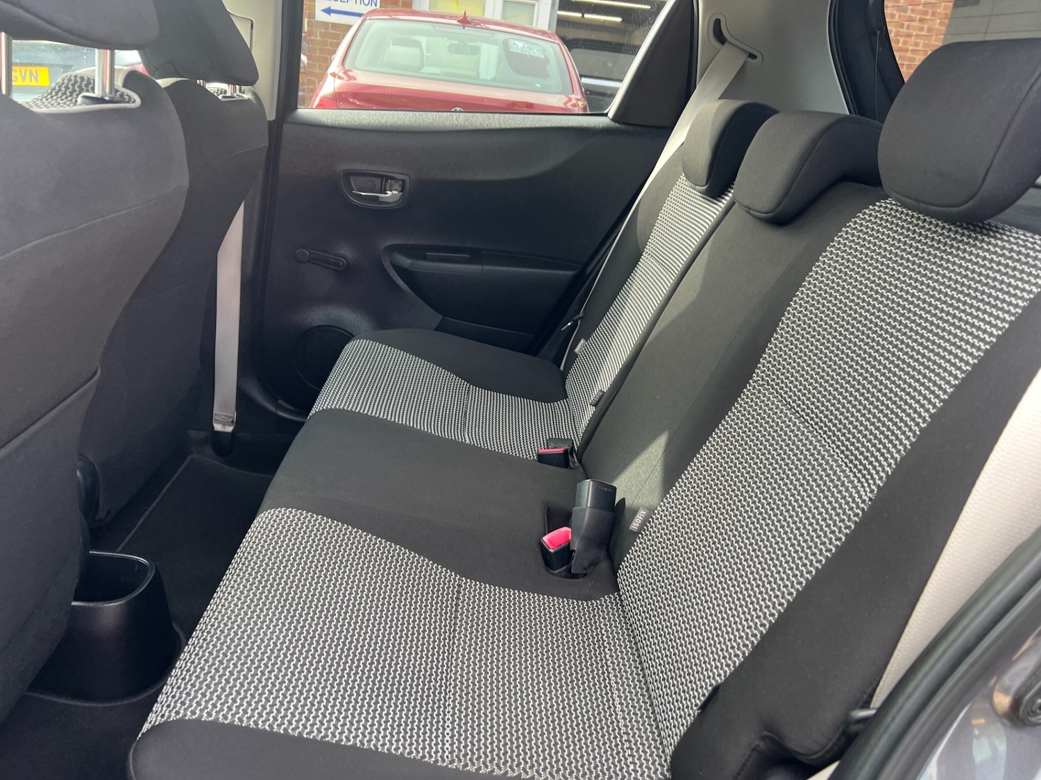 Used Toyota Yaris 2013 for sale - 77763167: Photo 36