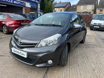 Used Toyota Yaris 2013 for sale - 77763167: Photo