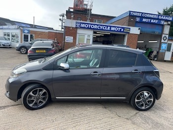 Used Toyota Yaris 2013 for sale - 77763167: Photo