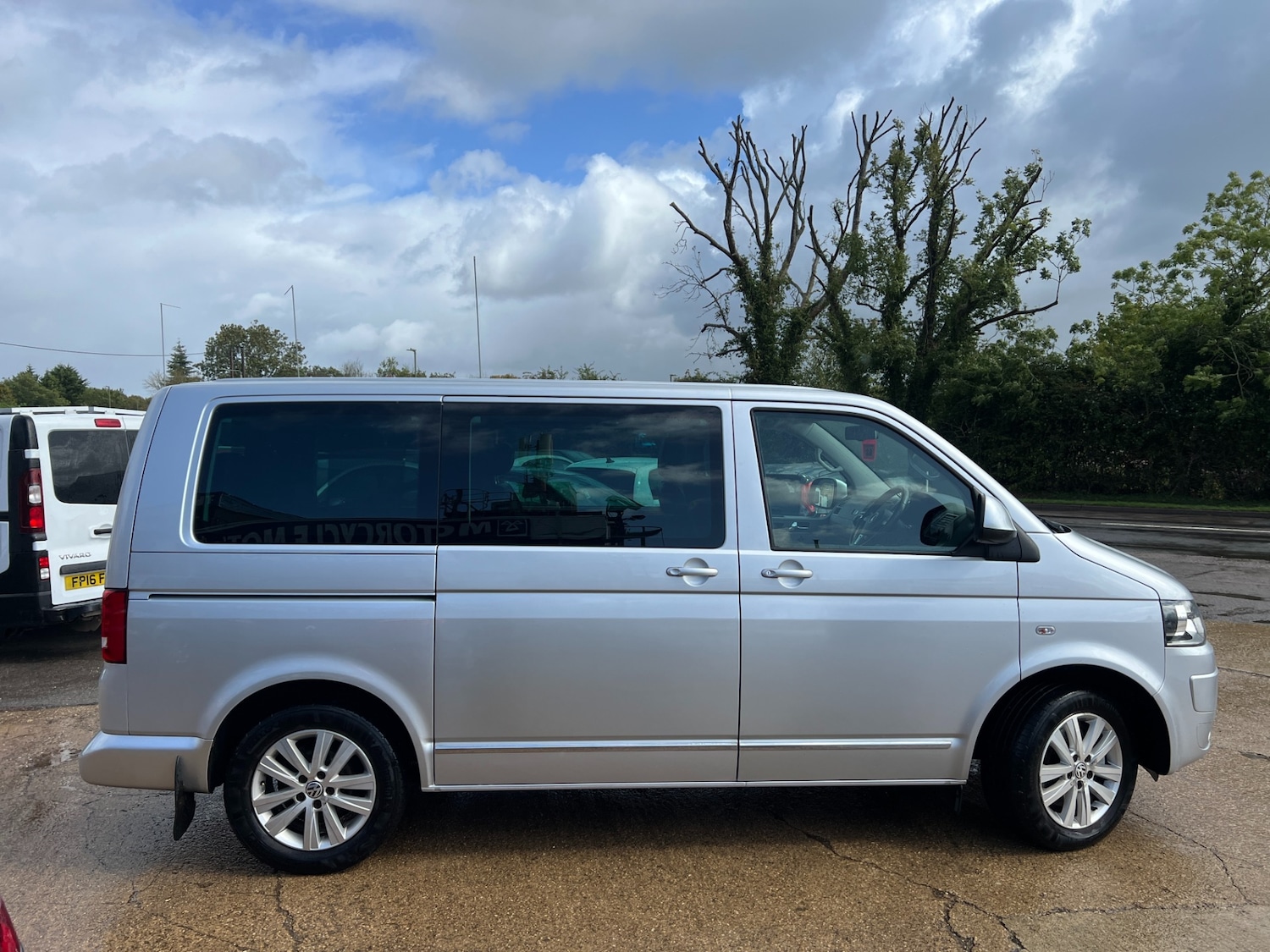 Used Volkswagen Caravelle 2015 for sale - 77055695: Photo 8