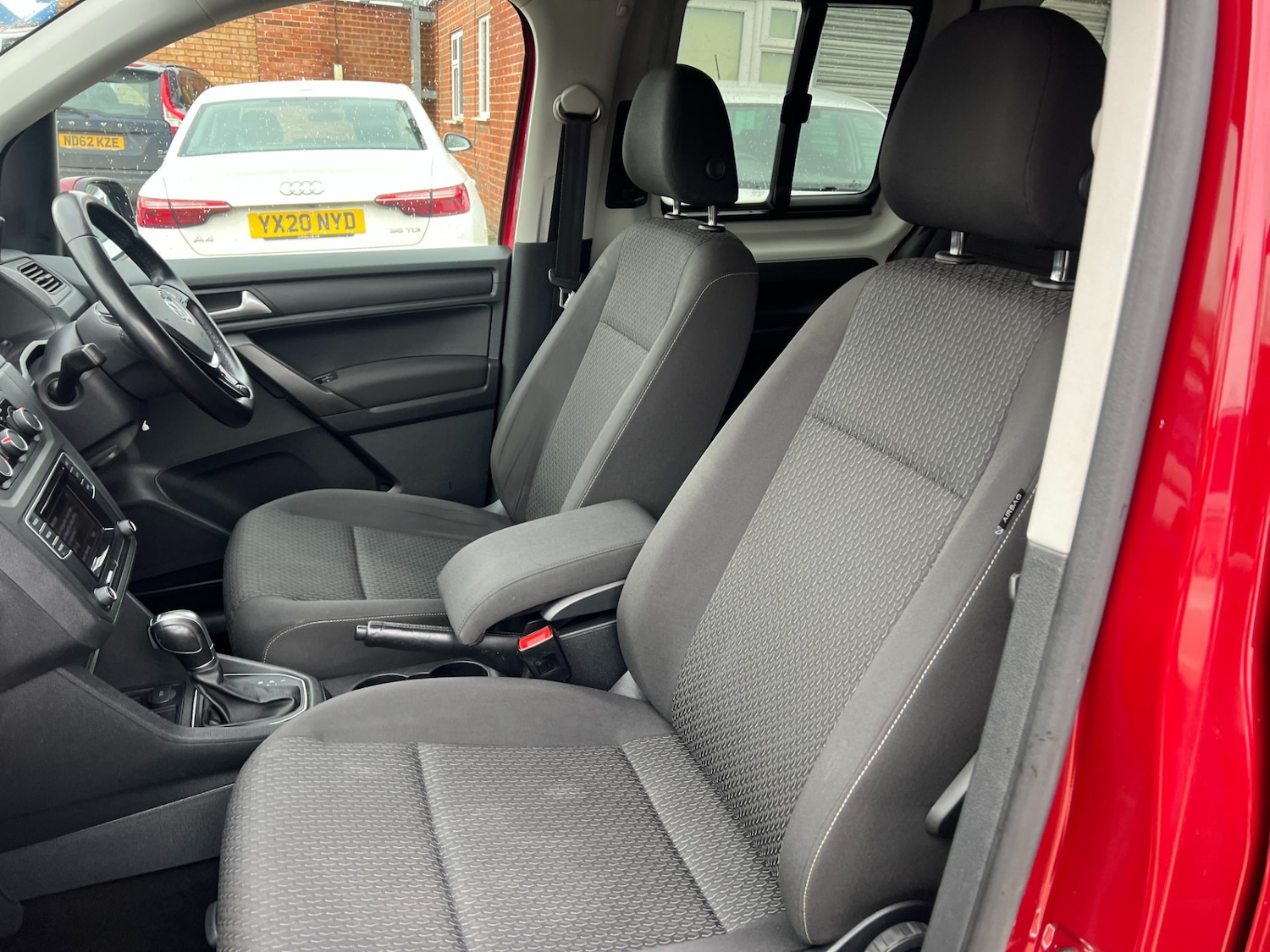 Used Volkswagen Caddy Maxi Life 2020 for sale - 77283529: Photo 12