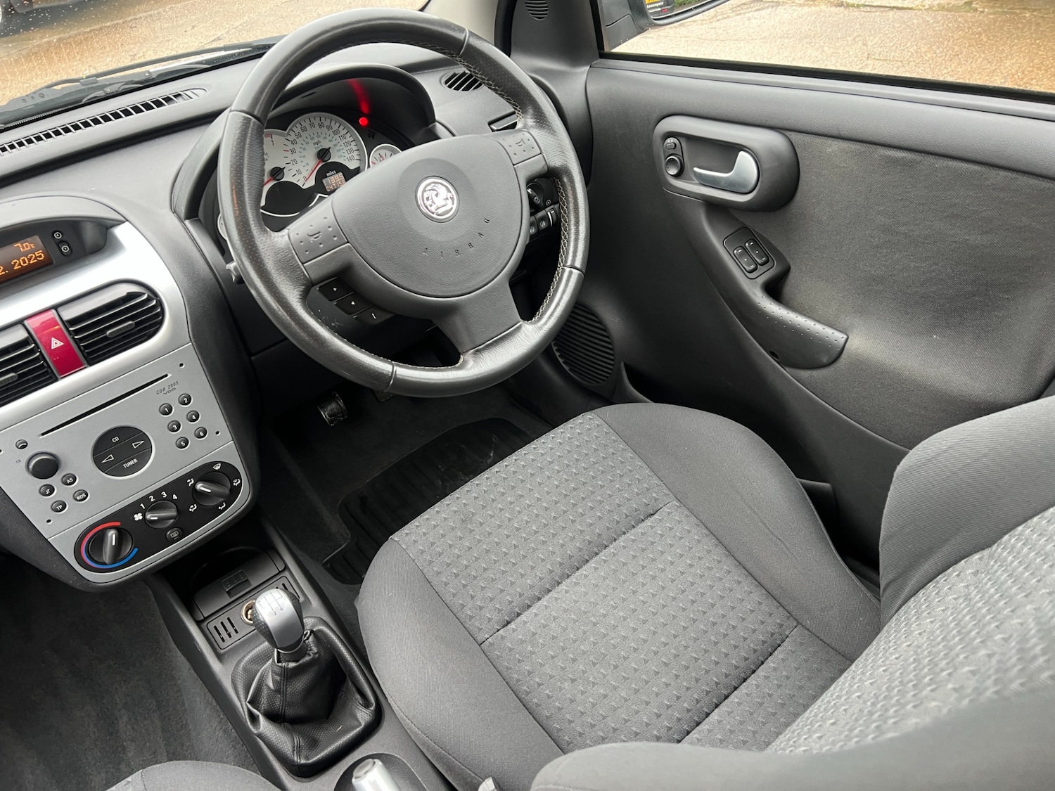 Used Vauxhall Corsa 2002 for sale - 77013183: Photo 14