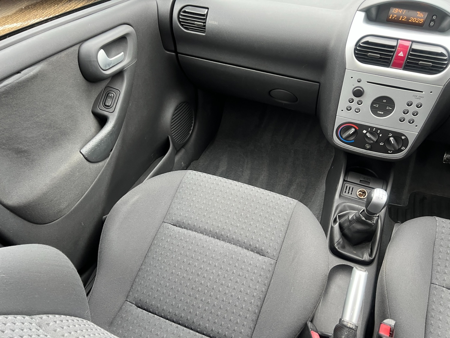 Used Vauxhall Corsa 2002 for sale - 77013183: Photo 15