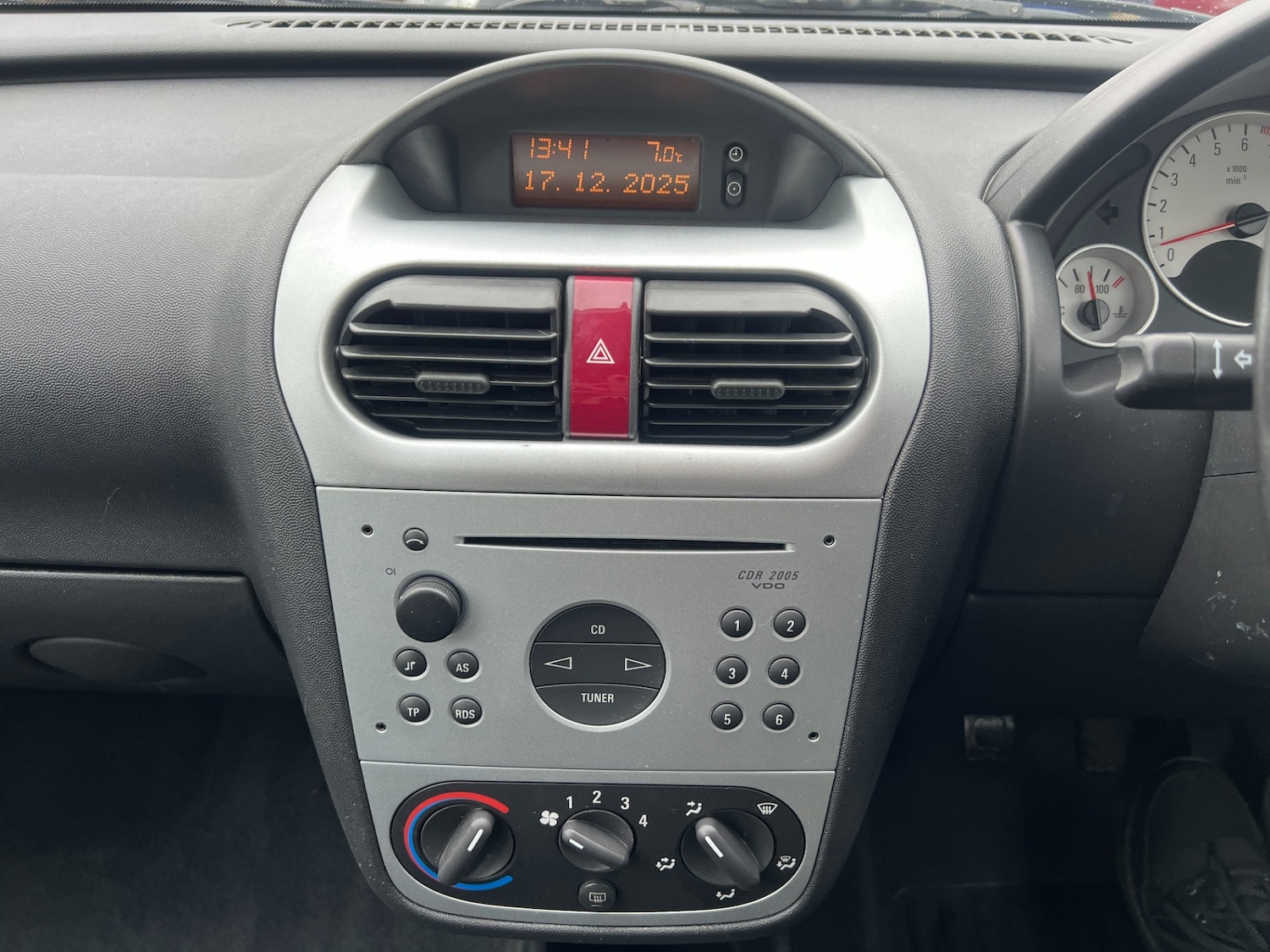 Used Vauxhall Corsa 2002 for sale - 77013183: Photo 17