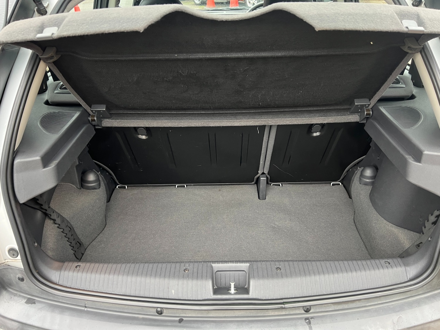 Used Vauxhall Corsa 2002 for sale - 77013183: Photo 32