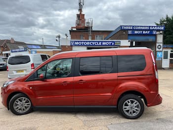 Used Ford Grand Tourneo Connect 2022 for sale - 79760902: Photo