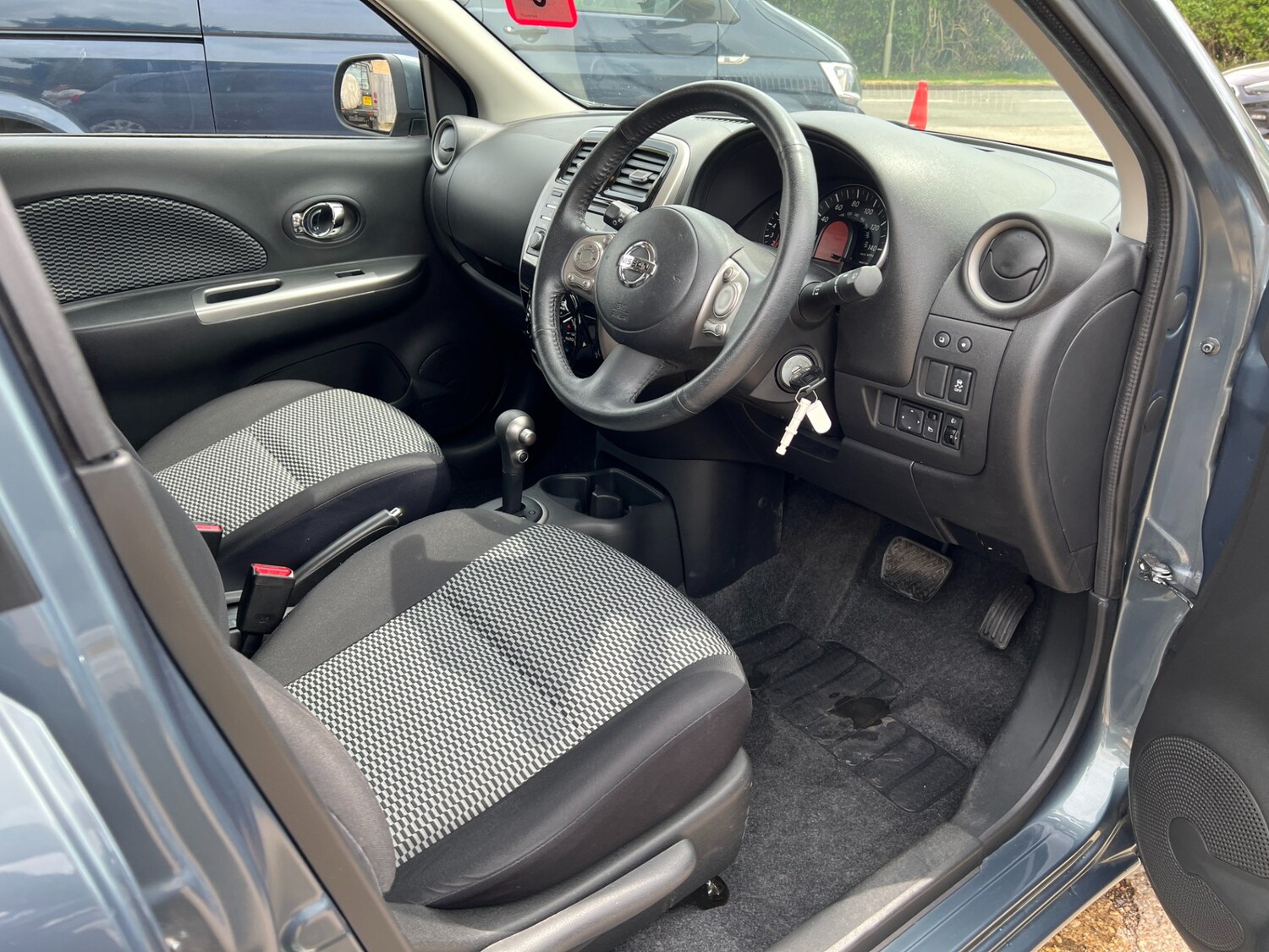 Vehicle 28