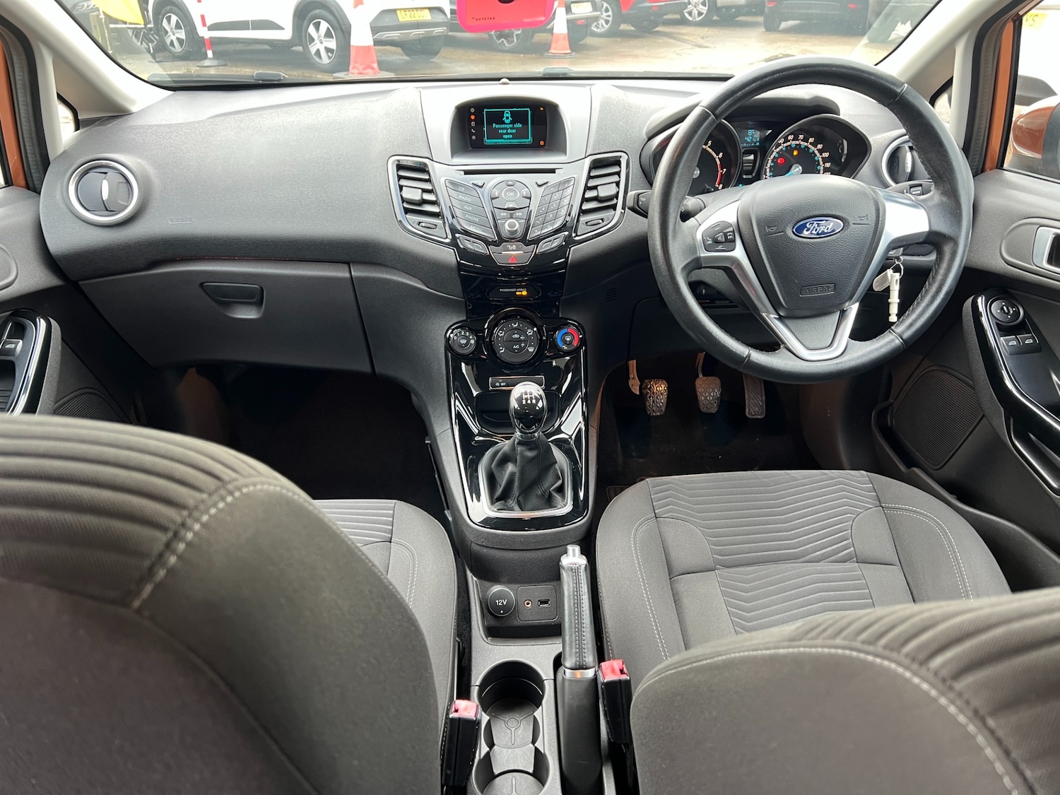 Used Ford Fiesta 2015 for sale - 77446700: Photo 2