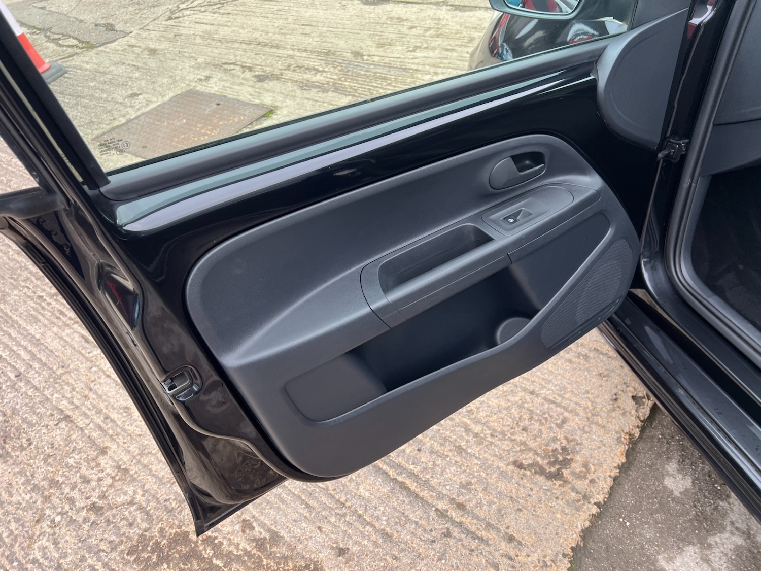 Used Volkswagen up! 2021 for sale - 76980088: Photo 14