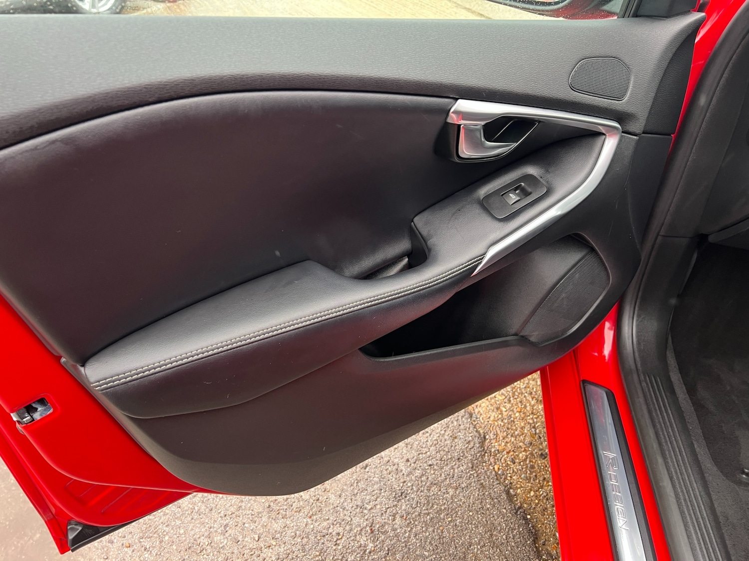 Used Volvo V40 2017 for sale - 76692782: Photo 11