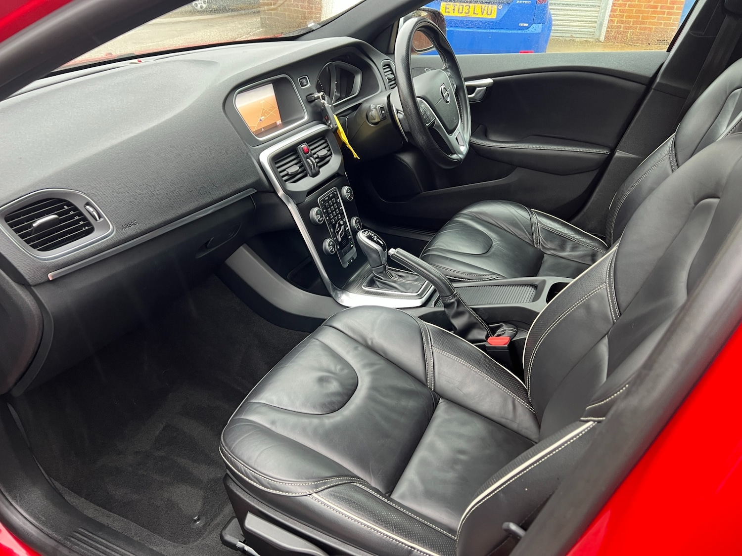 Used Volvo V40 2017 for sale - 76692782: Photo 12