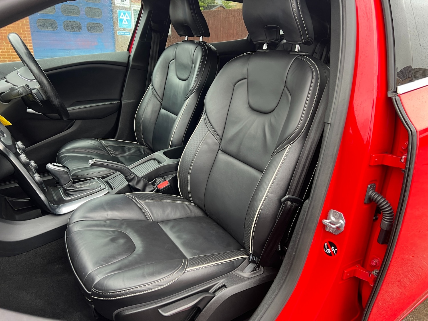 Used Volvo V40 2017 for sale - 76692782: Photo 13