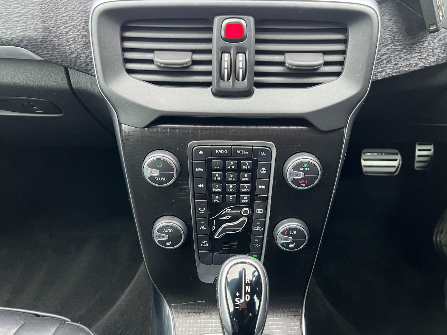 Used Volvo V40 2017 for sale - 76692782: Photo 14