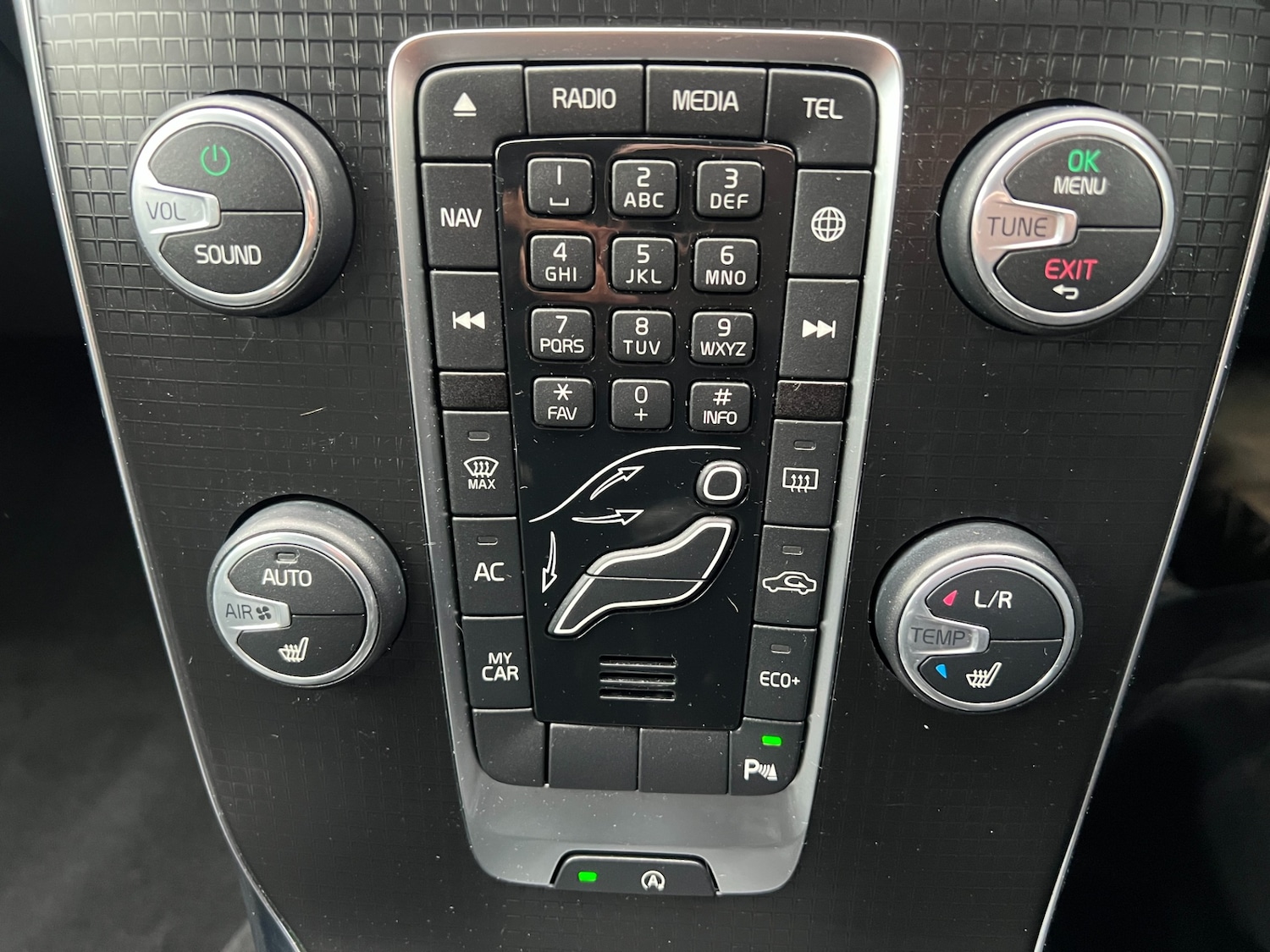 Used Volvo V40 2017 for sale - 76692782: Photo 18