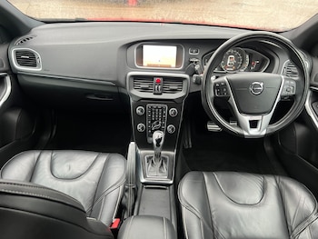 Used Volvo V40 2017 for sale - 76692782: Photo