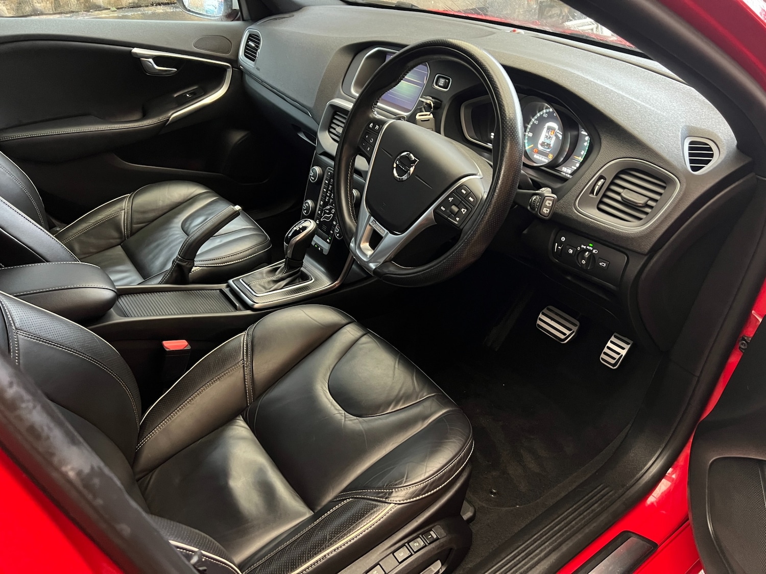 Used Volvo V40 2017 for sale - 76692782: Photo 31