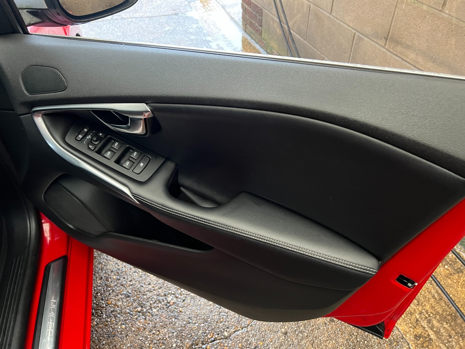 Used Volvo V40 2017 for sale - 76692782: Photo 32