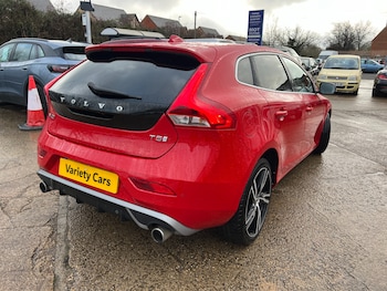 Used Volvo V40 2017 for sale - 76692782: Photo