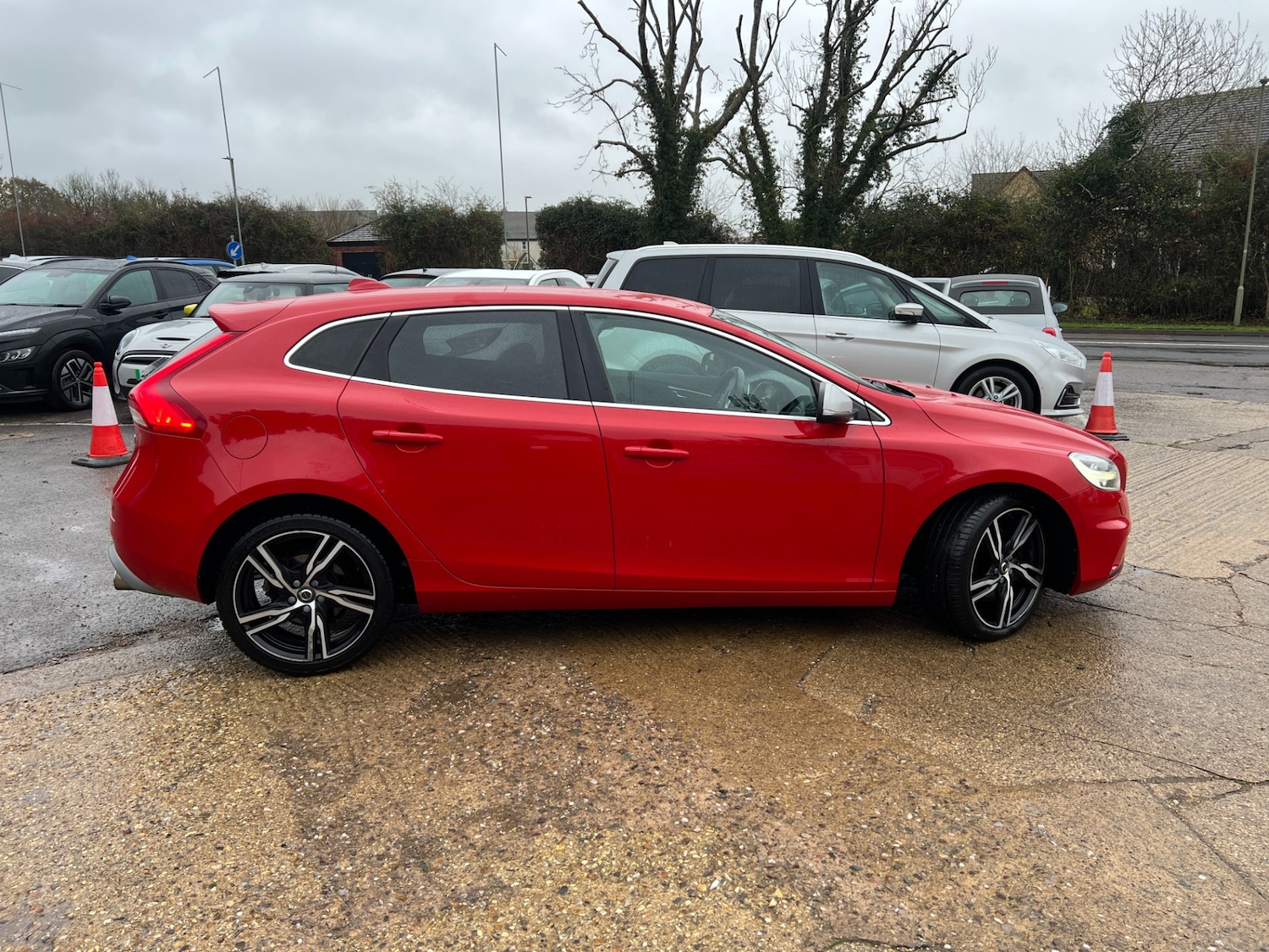 Used Volvo V40 2017 for sale - 76692782: Photo 9