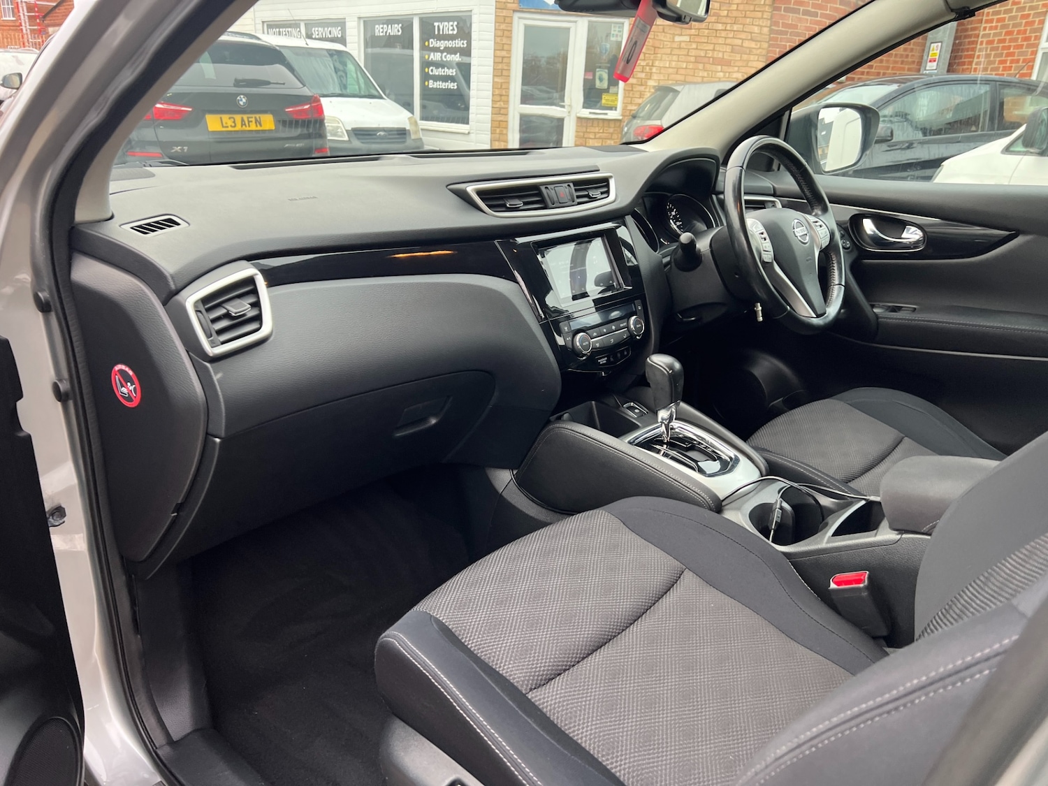 Used Nissan Qashqai 2015 for sale - 76521174: Photo 11