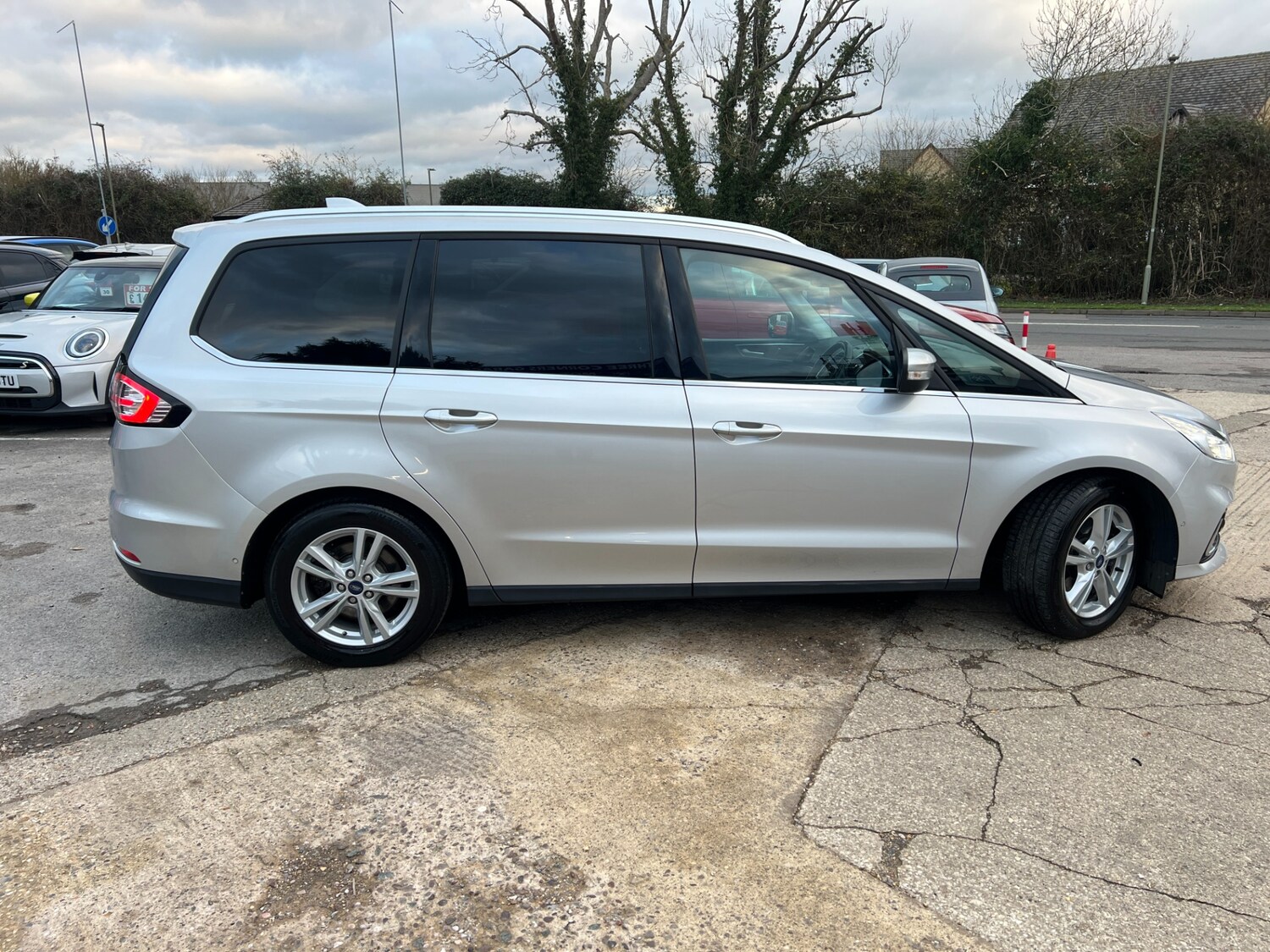 Used Ford Galaxy 2020 for sale - 76638996: Photo 11