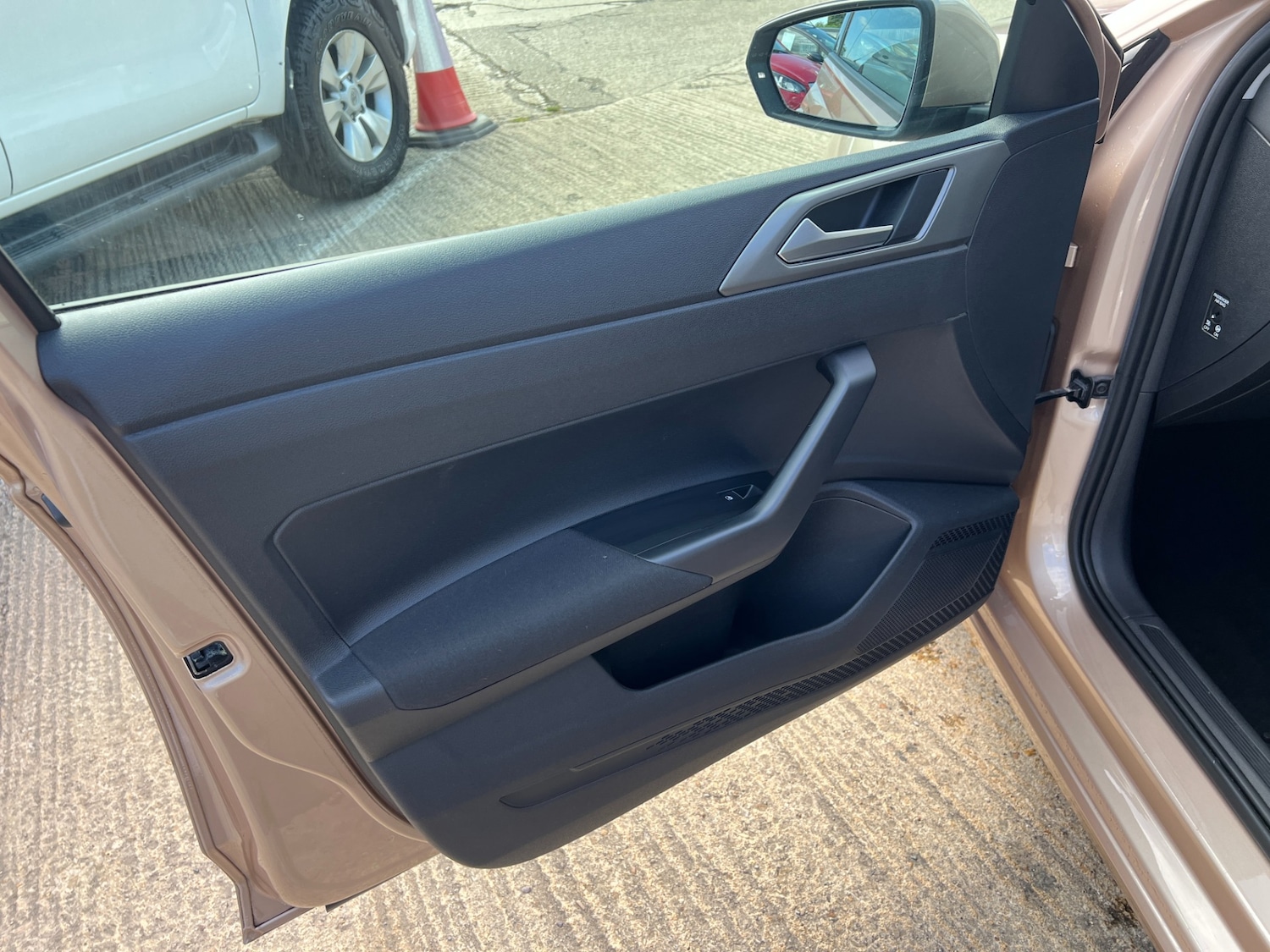 Used Volkswagen Polo 2019 for sale - 76287405: Photo 14