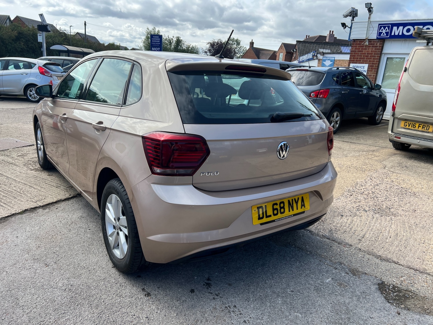 Used Volkswagen Polo 2019 for sale - 76287405: Photo 7